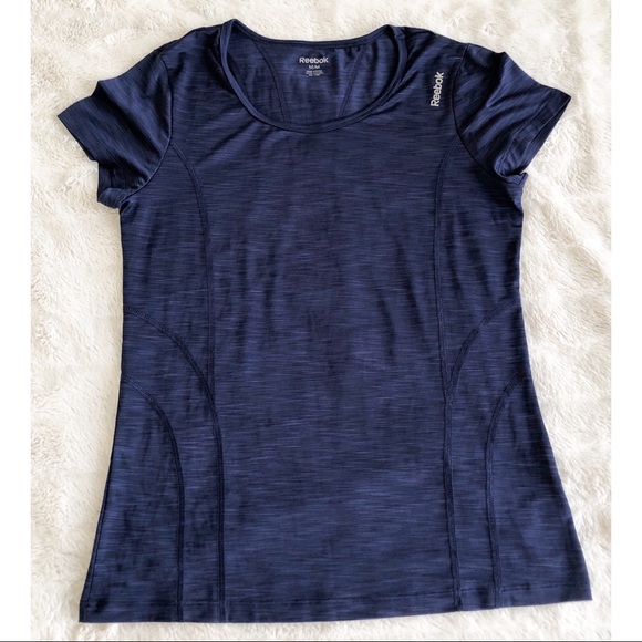 Reebok Women’s Navy Blue Workout Shirt Size Medium - Picture 2 of 5
